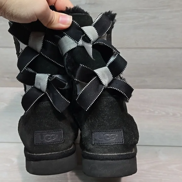 Ugg Australia Women's Baile Back Bow Black Suede Boots Sheepskin Shoes Sz 8